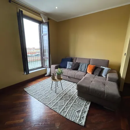 Vista Fiume - Aeroporto A 7 Minuti Prestigioso Storico Apartment *